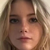 Зу Мур Оголені